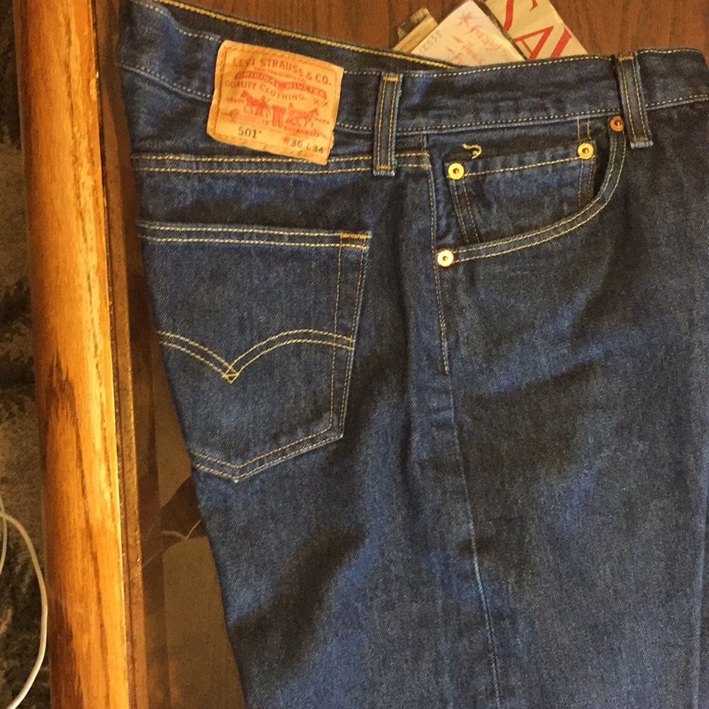 Men’s Levi jeans